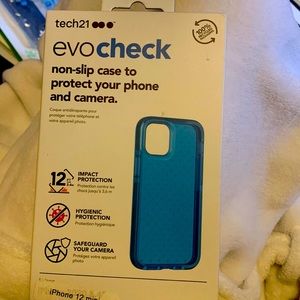 Tech22 evo Check nonslip to protect phone and camera, blue